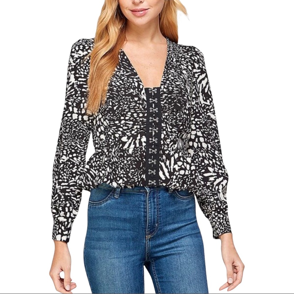 NWOT Black & White Print Long Sleeve Corset Peplum Top. Size Small